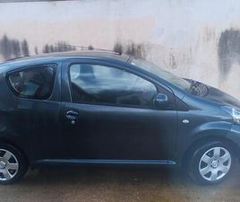 TOYOTA PORTE TOYOTA AYGO