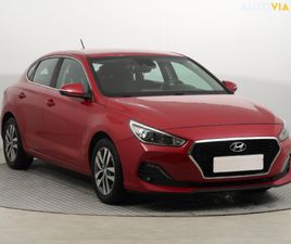 HYUNDAI I30 FASTBACK HYUNDAI I30 FASTBACK 1.0 T-GDITRIKOLOR , SERV.KNIHA ZA 8 700 €