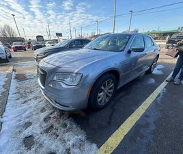 USED 2018 CHRYSLER 300 TOURING