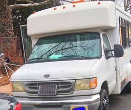 FORD E350 2002 FORD GOSHEN COACH E350 6.8L V10 69K