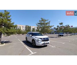 MITSUBISHI OUTLANDER 2024