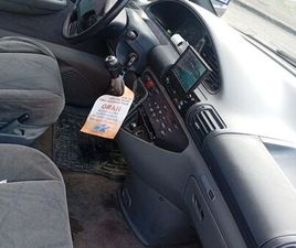 UNE V VOITURE PEUGEOT 806