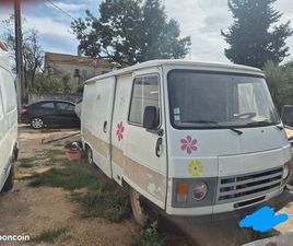 J9 CAMION MAGASIN A RESTAURÉ