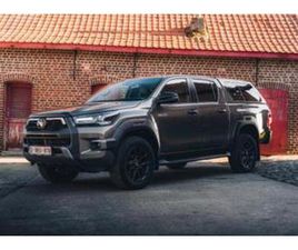 ② TOYOTA HILUX INVINCIBLE — TOYOTA — 2EMEMAIN
