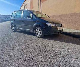 VOLKSWAGEN - TOURAN