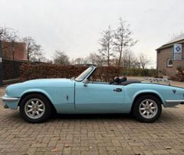 TRIUMPH SPITFIRE CABRIOLET ② TRIUMPH SPITFIRE 1500, BLEU WEDGEWOOD — TRIUMPH — 2EMEMAIN