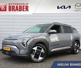 KIA EV3 PLUS ADVANCED 81.4 KWH | STUUR/STOELVERWARMING | SCHUIFDAK | CAMERA | ELEK. STOELVERSTELLING | 19 LM | DODEHOEK DETECTIE | CLIMA | LED |