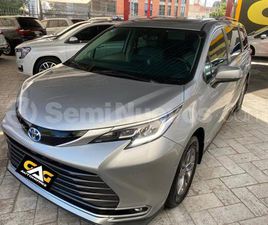 TOYOTA SIENNA 2.5 LIMITED HIBRIDO AT