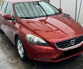 VOLVO V40 T3 VOLVO V40 MOMENTUM