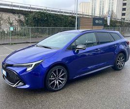 TOYOTA COROLLA TOURING SPORTS TOYOTA COROLLA TOURING SPORTS 1.8H GR SPORT AUTO DEL 2024 USATA A PIACENZA