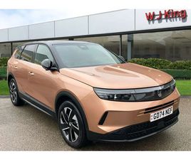 VAUXHALL GRANDLAND 1.2 HYBRID [136] ULTIMATE 5DR E-DCT6 [PAN ROOF] SUV 2025, 3195 MILES, £25965 - 33177343 - EXCHANGEANDMART.CO.UK