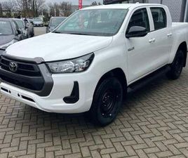 TOYOTA HILUX 2.8 D-4D 48V DOUBLE CAB LOUNGE AUTO NUOVA A PERUGIA