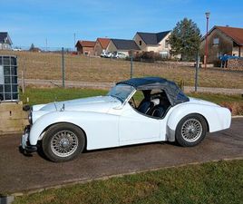 VOITURE VENDS VOITURE DE COLLECTION TRIUMPH TR3 LA CALANDRE PETITES BOUCHES EN BON ÉTAT DE 1957 75000 KM ROULE TOUTE DISTANCE PAR BEAU TEMPS
