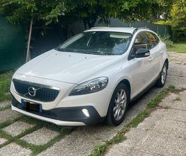 VOLVO V40 CROSS COUNTRY D2 VOLVO V40 CROSS COUNTRY