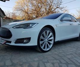 TESLA MODEL S S85 + AUTOPILOT