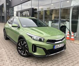KIA XCEED KIA XCEED 1.5 T-GDI X-PLATINUM MAGYAR. SZERVIZKÖNYV. NAVI. SUPERVISION KIJELZŐ. ELSŐ-HÁTSÓ ÜLÉSFŰTÉS