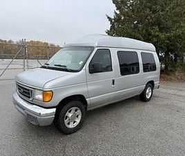 FORD E150 2004 FORD E-150 HANDICAP LIFT AUTO 4.6 LITER WELL KEPT RUNS GREAT
