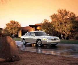 LINCOLN TOWN CAR USED 2005 LINCOLN TOWN CAR SIGNATURE