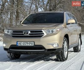 TOYOTA HIGHLANDER 2011