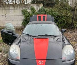 TOYOTA MR2 SCHWARZ/ROT BENZIN EZ12/2000