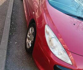 BONJOUR JE VENDS UNE VOITURE PEUGEOT 307 CC