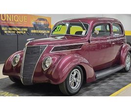 1937 FORD DELUXE
