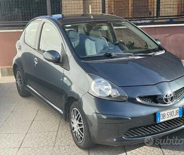 TOYOTA PORTE TOYOTA AYGO