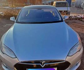 TESLA MODEL S P85 SIGNATURE