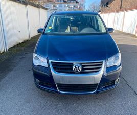 VOLKSWAGEN TOURAN CROSS 7 SITZE AUTOMATIK