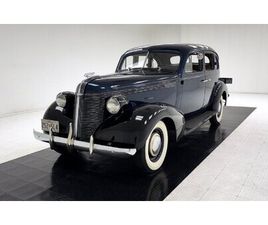 1937 PONTIAC SILVERSTREAK DELUXE 4 DOOR SEDAN