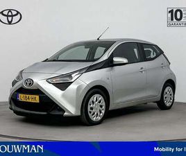 1.0 VVT-I X-PLAY | PARKEERCAMERA | AIRCO |