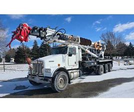 KENWORTH W900 2017 KENWORTH W900B TRI-A 29K MLS & ALTEC DT105 30 TON CRANE - DIGGER
