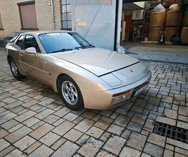 PORSCHE 944
