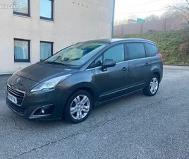 PEUGEOT 5008 PHASE 2 HDI 120 VRAIE BOITE AUTO EAT 6, ATTELAGE, TOIT PANORAMIQUE, CLIM AUTO BI-ZONE, RÉGULATEUR DE VITESSE, LED DE JOUR, RADARS AVANT ET ARRIERE,