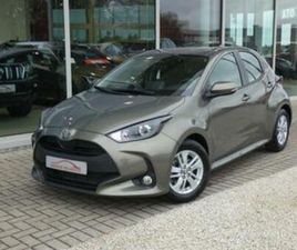 ② TOYOTA YARIS HYBRID DYNAMIC +APPLE CARPLAY +ANDROID AUTO 380 — TOYOTA — 2EMEMAIN