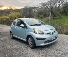 TOYOTA PORTE TOYOTA AYGO