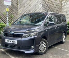 TOYOTA NOAH 2014 (14)