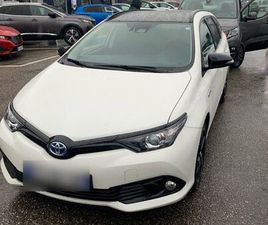 TOYOTA AURIS BLANCHE HYBRIDE