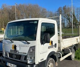 CAMION BENNE NISSAN NT400