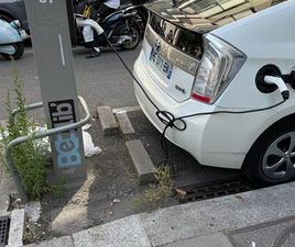 TOYOTA PRIUS RECHARGEABLE PRIUS PLUG IN