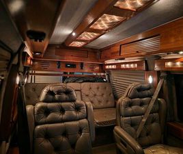 FORD VAN IN DER LUXUS-EDITION MIT HOCHDACH