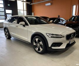 D4 AWD AUT ** 1 OM SUOMI-AUTO / WEBASTO / KOUKKU / BOWERS&WILKINS / SPORTTINAHAT / P. KAMERA / PILOT ASSIST / BLIS /