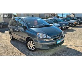 PEUGEOT 807 2.2 HDI 130 CH . PACK PLATINUM 7 PLACES DISPONIBLE , CARTE GRISE 8 PLACES . REVISER ET GARANTIE 12 MOIS NATIOANLE