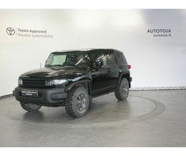TOYOTA FJ CRUISER