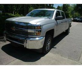 2015 CHEVROLET 2500HD DURAMAX DIESEL, CREW, 26,000 MILES, 4WD, SILVER