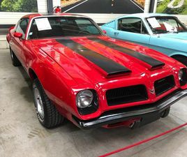 VOITURE DE COLLECTION PONTIAC