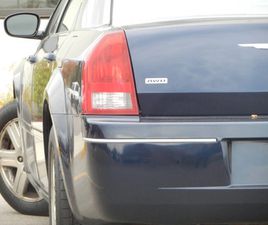 2005 CHRYSLER 300 TOURING AWD 4DR SEDAN