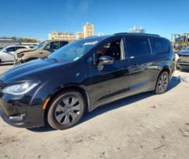 CHRYSLER PACIFICA PLUG-IN HYBRID LIMITED S