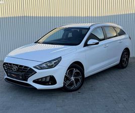 HYUNDAI I30 1.6 CRDI MP PREMIUM NAVI.CARPLAY.PD...