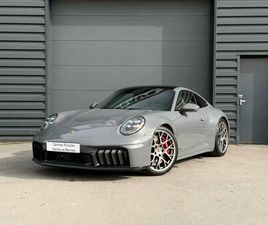 PORSCHE 911 CARRERA 4 GTS